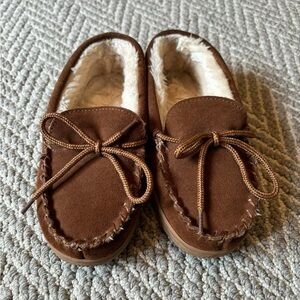 Excellent condition Boys slippers size 3Y